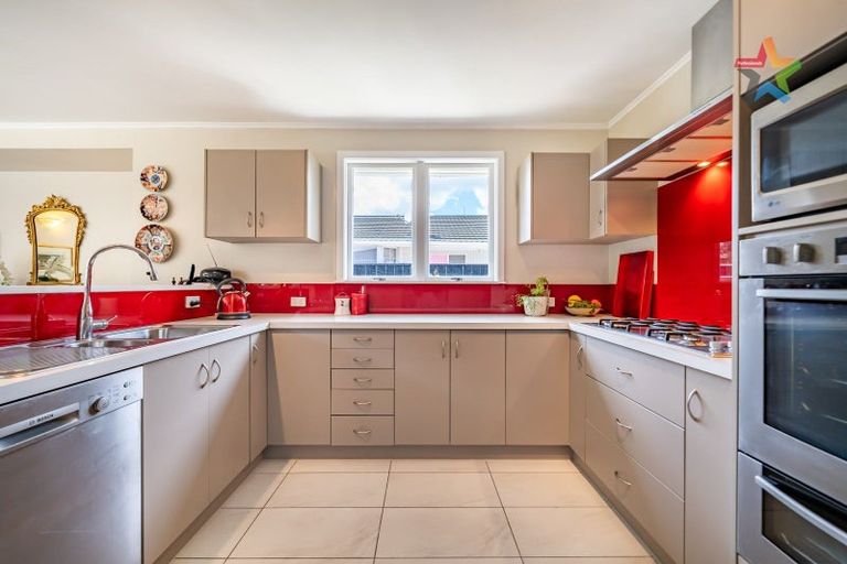 Photo of property in 28a Whites Line West, Woburn, Lower Hutt, 5010