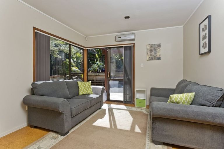 Photo of property in 2/14 Kauri Road, Birkenhead, Auckland, 0626