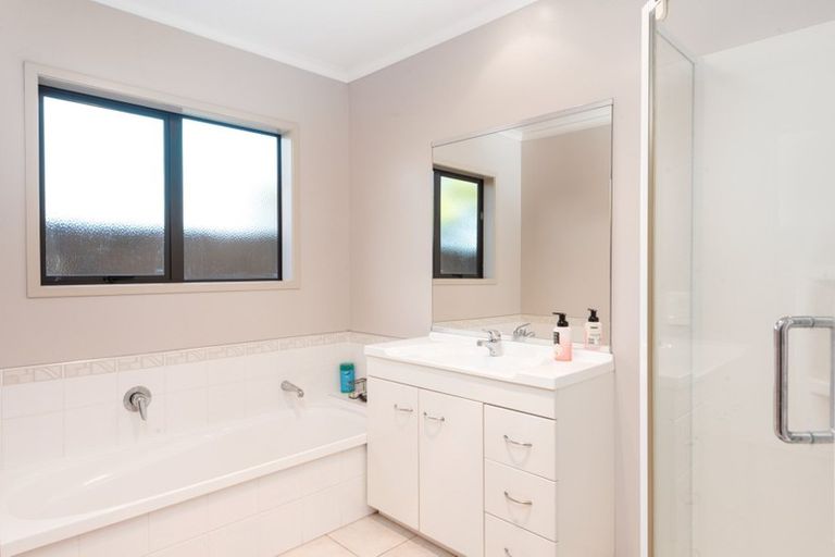 Photo of property in 37 Matene Place, Papamoa Beach, Papamoa, 3118