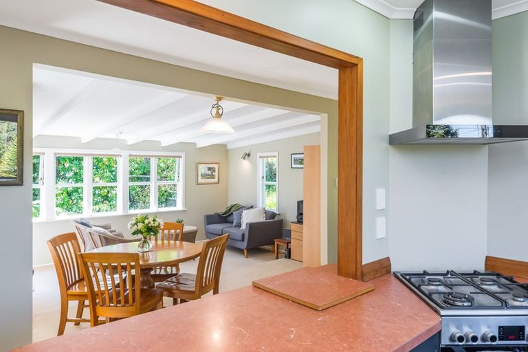 Photo of property in 2 Tui Crescent, Waikanae, 5036