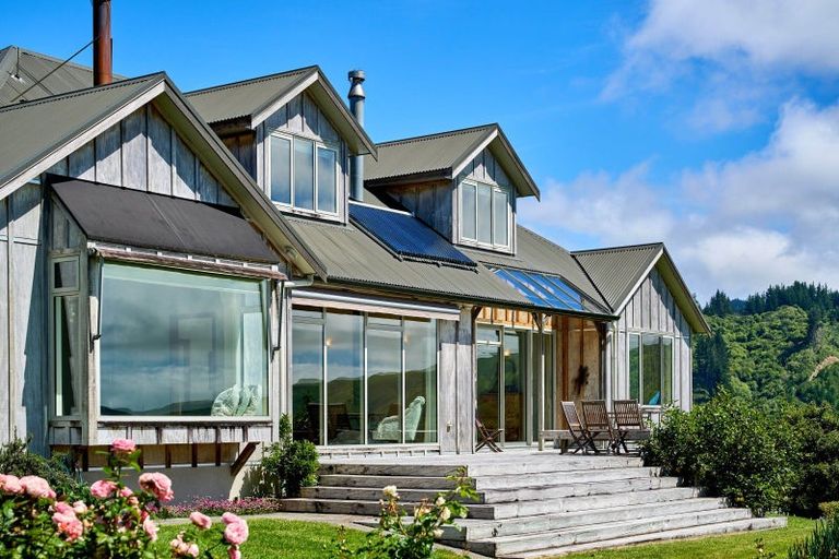 Photo of property in 92 Kaitawa Road, Hautere, Otaki, 5582