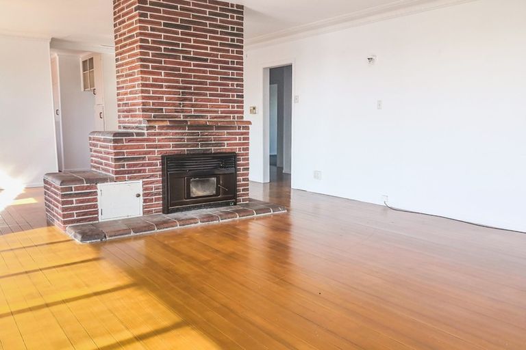 Photo of property in 76 Manuka Road, Glenfield, Auckland, 0629