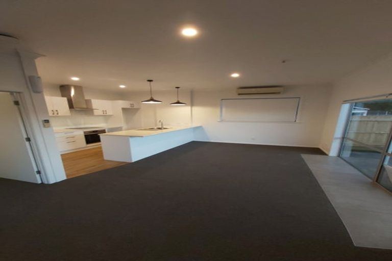 Photo of property in 6 Queens Road, Glen Avon, New Plymouth, 4312