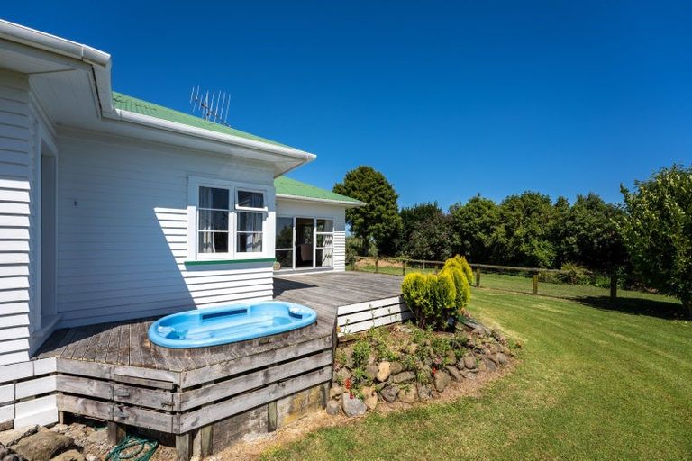Photo of property in 35 North Manakau Road, Manakau, Levin, 5573