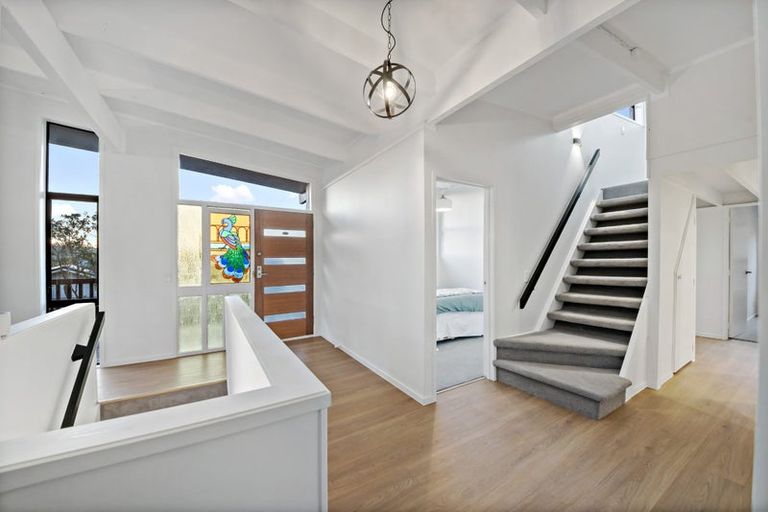 Photo of property in 3 Kathleen Street, Totara Vale, Auckland, 0627