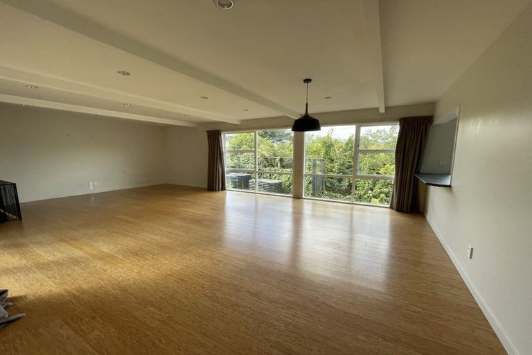 Photo of property in 10 Goddard Grove, Churton Park, Wellington, 6037