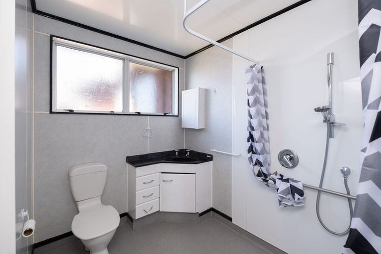 Photo of property in 24 Montjoy Street, Stratford, 4332