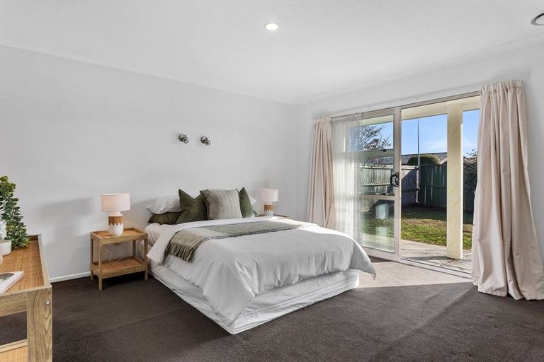 Photo of property in 32 Broadhaven Avenue, Parklands, Christchurch, 8083