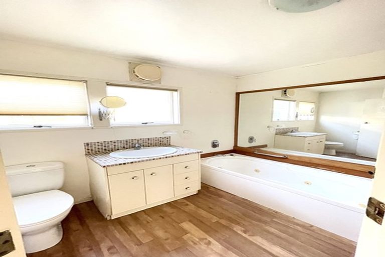 Photo of property in 9 Rangitira Avenue, Takapuna, Auckland, 0622