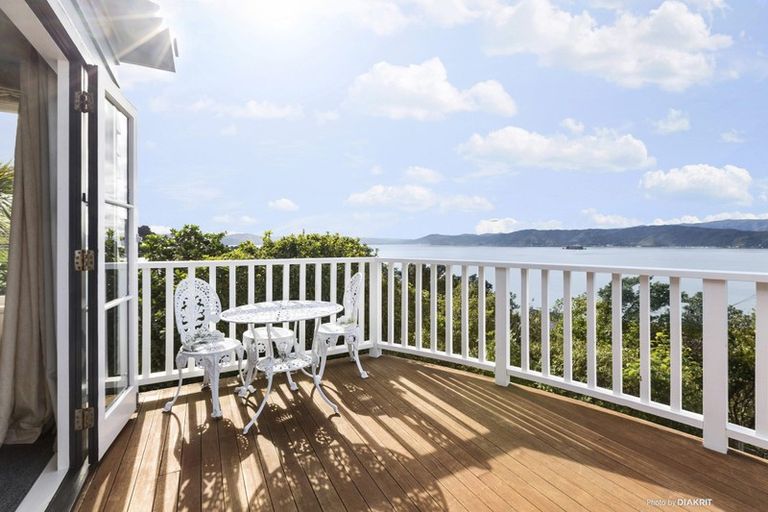 Photo of property in 22 Tai Paku Paku Road, Karaka Bays, Wellington, 6022