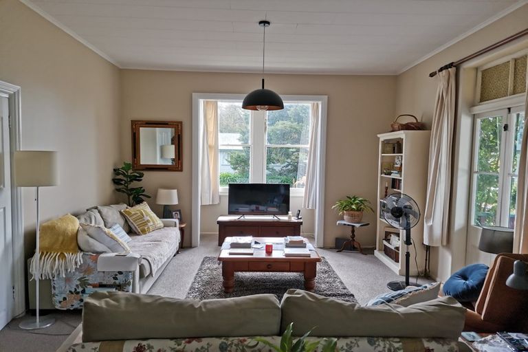 Photo of property in 21 Church Street, Waipawa, 4210