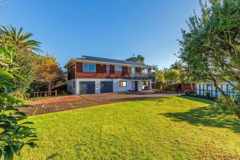 Photo of property in 13 Tarahanga Street, Northcote, Auckland, 0627