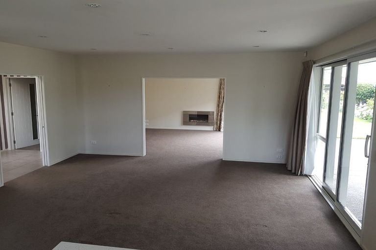 Photo of property in 52 Huntingdon Drive, Rangiora, 7400