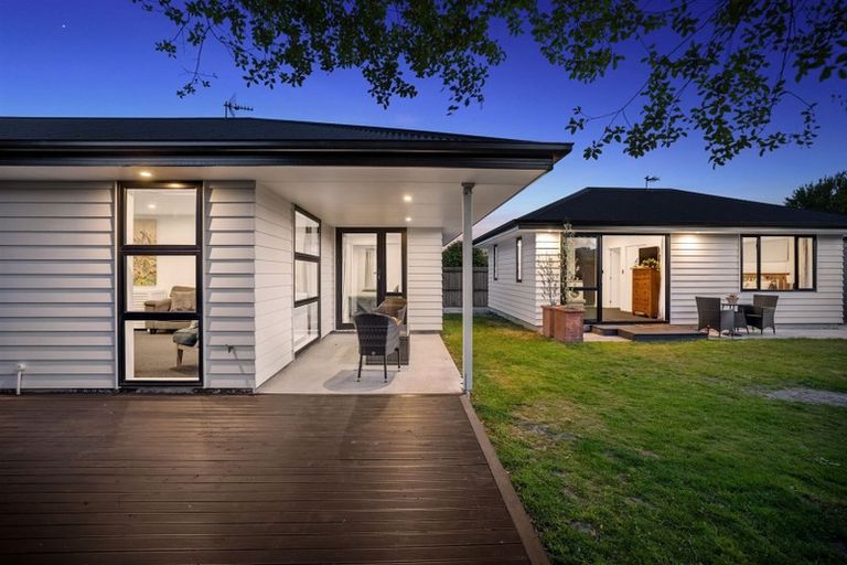 Photo of property in 163 Queenspark Drive, Parklands, Christchurch, 8083