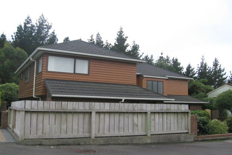 Photo of property in 24 Duval Grove, Tawa, Wellington, 5028