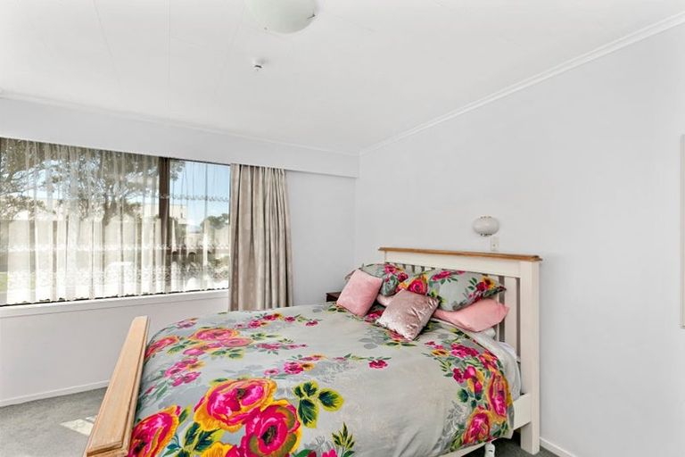 Photo of property in 12 Breton Grove, Kingston, Wellington, 6021