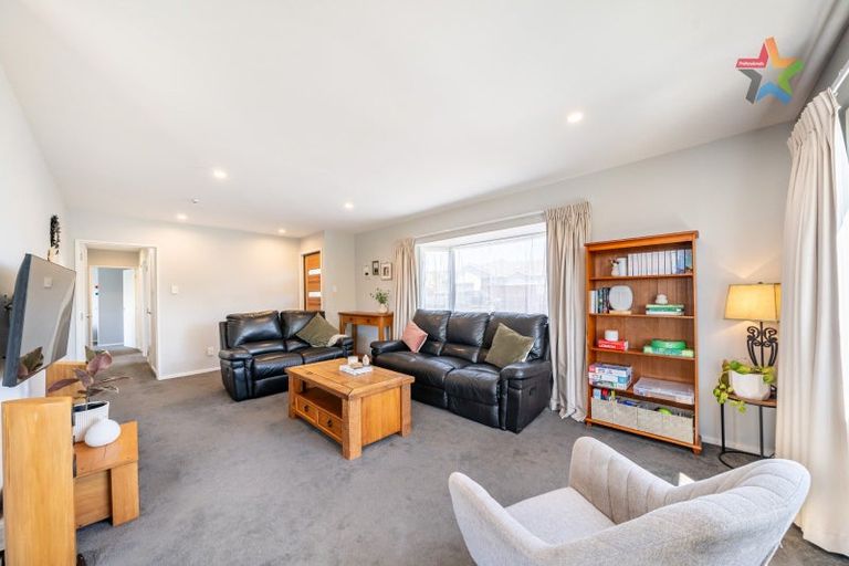 Photo of property in 20 Jasmine Grove, Maungaraki, Lower Hutt, 5010