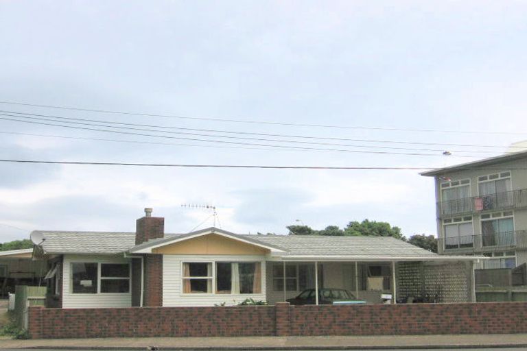 Photo of property in 8 Croft Grove, Moera, Lower Hutt, 5010