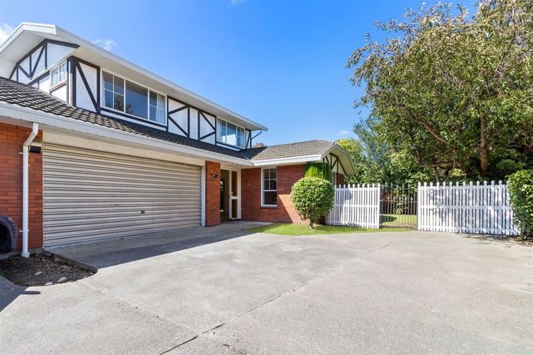 Photo of property in 2/23 Montclare Avenue, Ilam, Christchurch, 8041