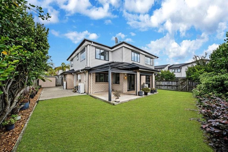 Photo of property in 12 Nandi Lane, Ranui, Auckland, 0612