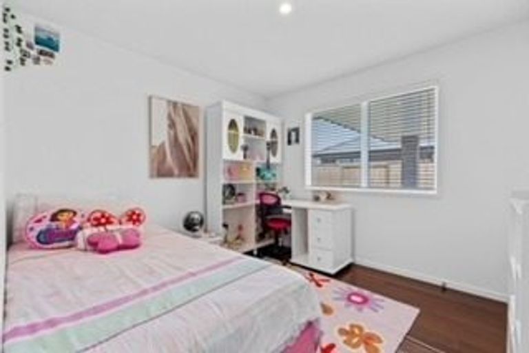 Photo of property in 11 Tamapahore Boulevard, Papamoa Beach, Papamoa, 3118