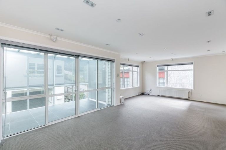 Photo of property in 12 Glenmore Street, Thorndon, Wellington, 6011