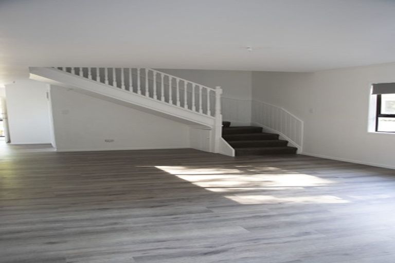 Photo of property in 2/128 Manuka Road, Bayview, Auckland, 0629