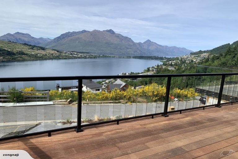 Photo of property in 4 Luckie Lane, Queenstown Hill, Queenstown, 9300