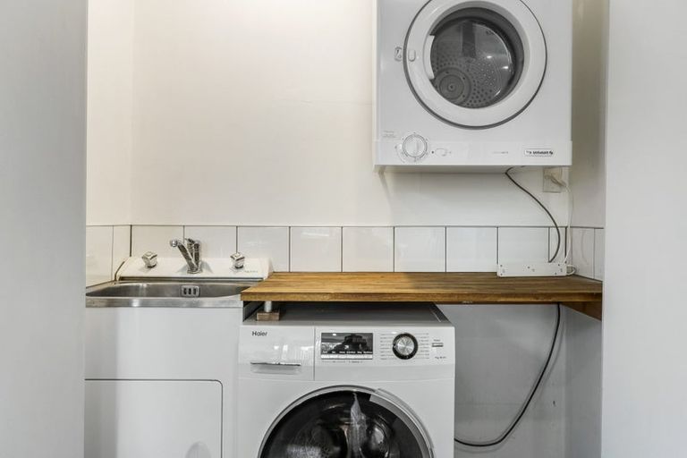 Photo of property in 1/51 Larne Avenue, Pakuranga Heights, Auckland, 2010