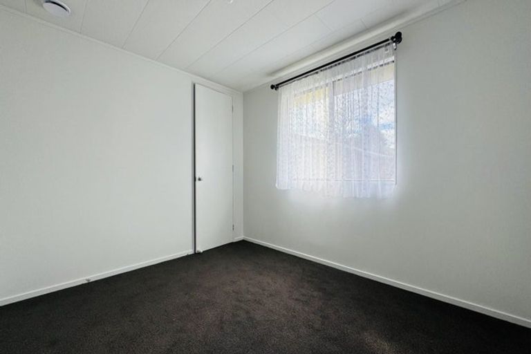 Photo of property in 47a Sutton Crescent, Papakura, 2110
