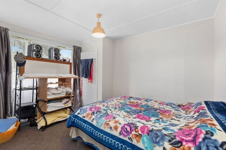 Photo of property in 53 Hewer Crescent, Naenae, Lower Hutt, 5011