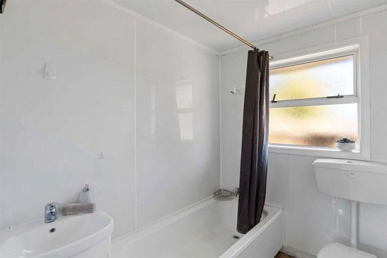 Photo of property in 2/65a Wychbury Street, Spreydon, Christchurch, 8024