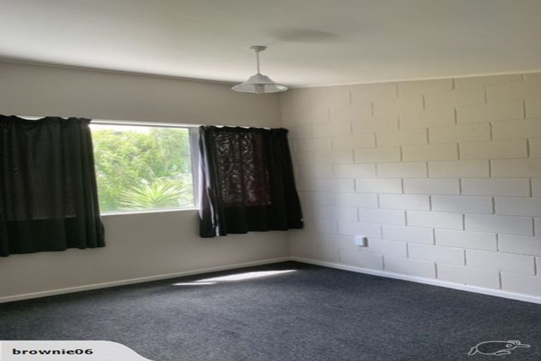 Photo of property in 8/21 Collins Avenue, Tawa, Wellington, 5028