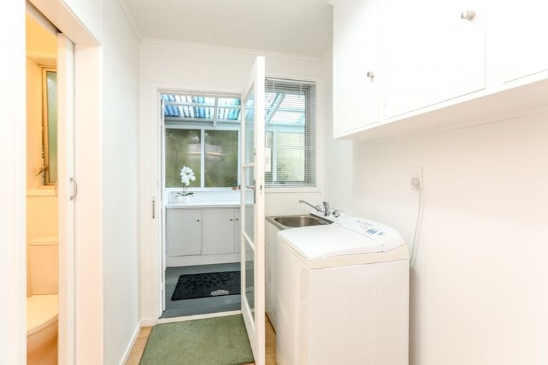 Photo of property in 4/6 Gilbert Street, New Plymouth, 4310