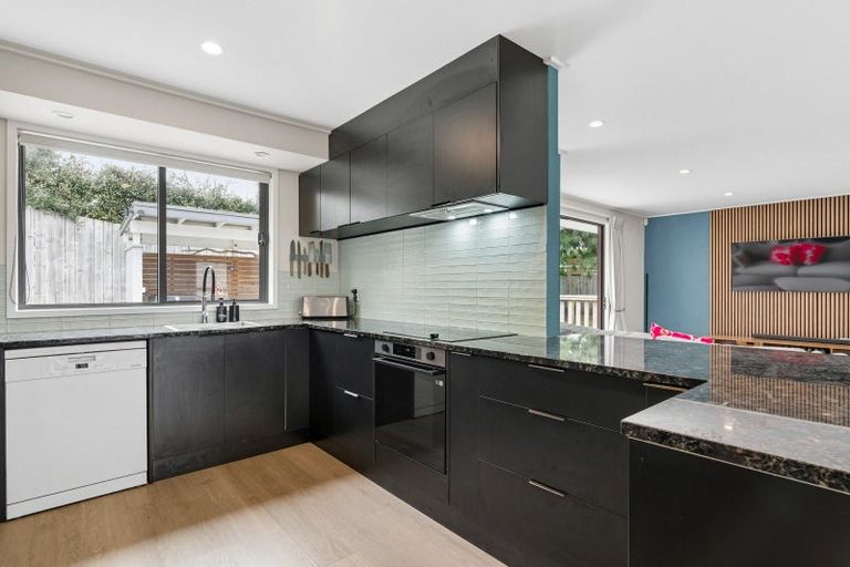 Photo of property in 43 Arthur Street, Riverhead, 0820