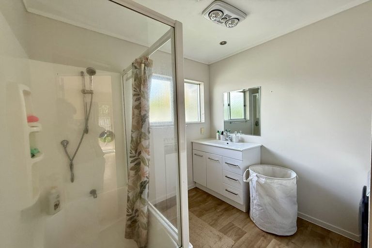 Photo of property in 10a Olwyn Place, Greenhithe, Auckland, 0632