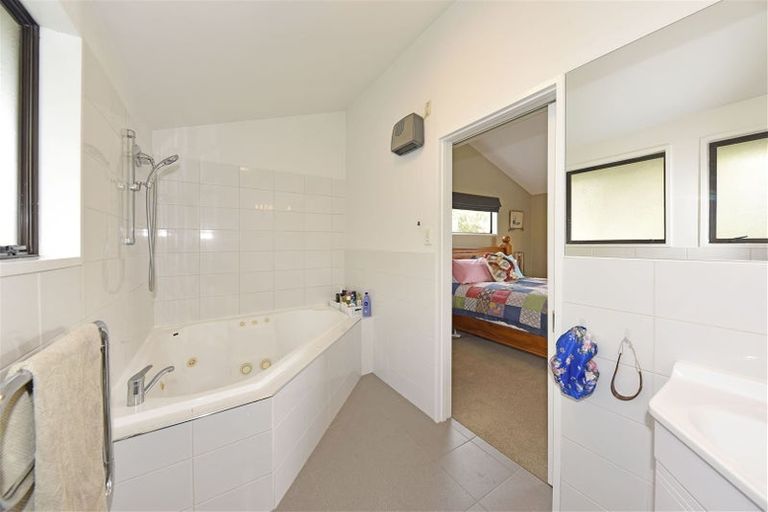 Photo of property in 50c Karnak Crescent, Russley, Christchurch, 8042