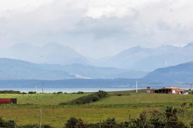 Photo of property in 25 Thomas Road, Orepuki, Riverton, 9881