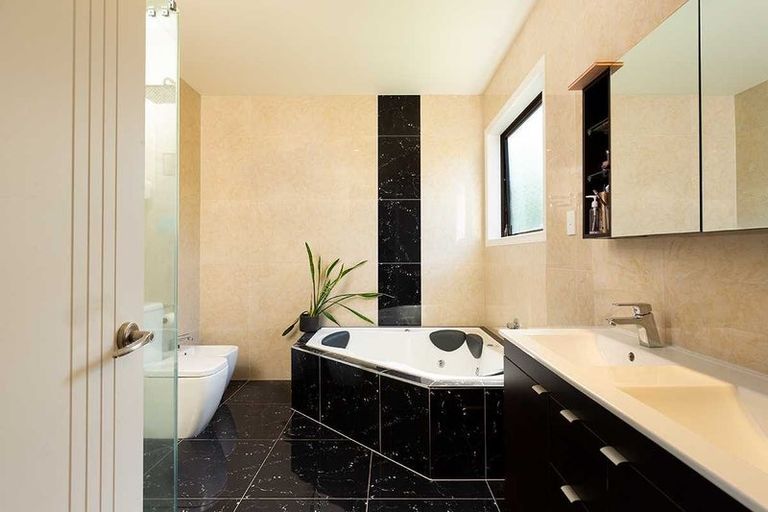 Photo of property in 44a Bannings Way, Hobsonville, Auckland, 0618