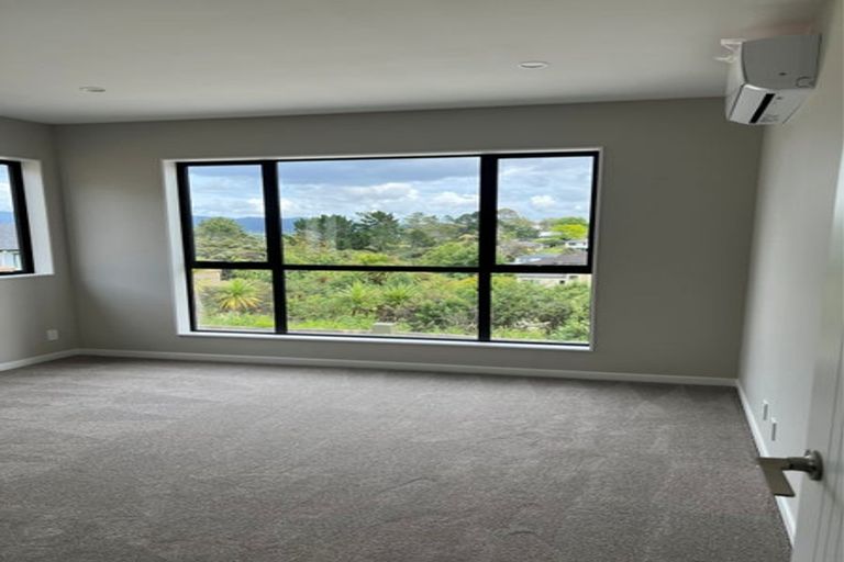Photo of property in 8 Springhill Lane, Sunnyvale, Auckland, 0612