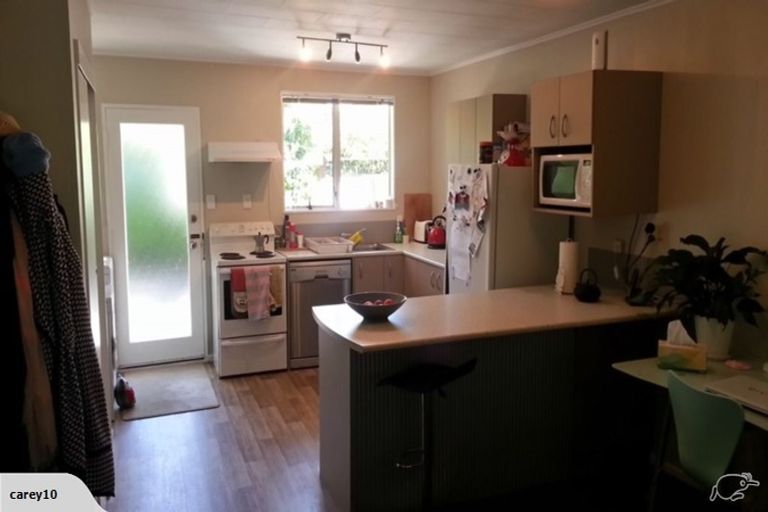 Photo of property in 80c Airlie Road, Plimmerton, Porirua, 5026