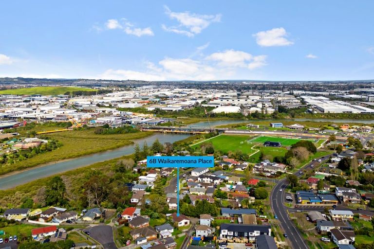 Photo of property in 6b Waikaremoana Place, Pakuranga Heights, Auckland, 2010