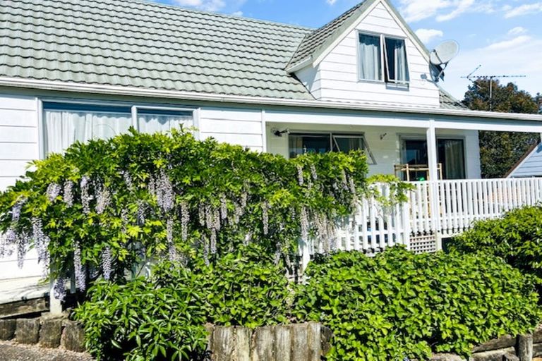 Photo of property in 2/70 Glamorgan Drive, Torbay, Auckland, 0630