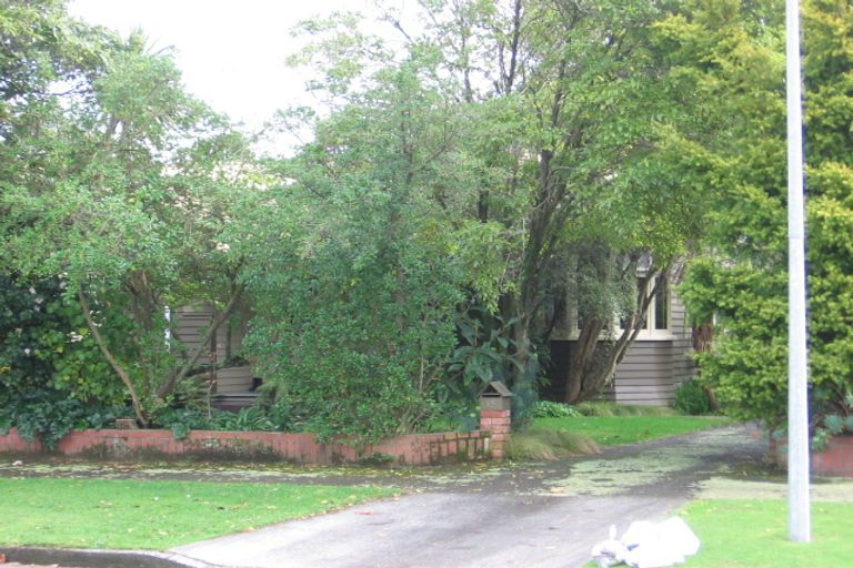 Photo of property in 17 Palm Avenue, Hokowhitu, Palmerston North, 4410