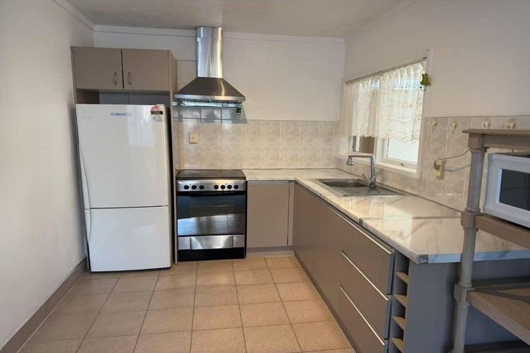 Photo of property in 131a Bucklands Beach Road, Bucklands Beach, Auckland, 2012