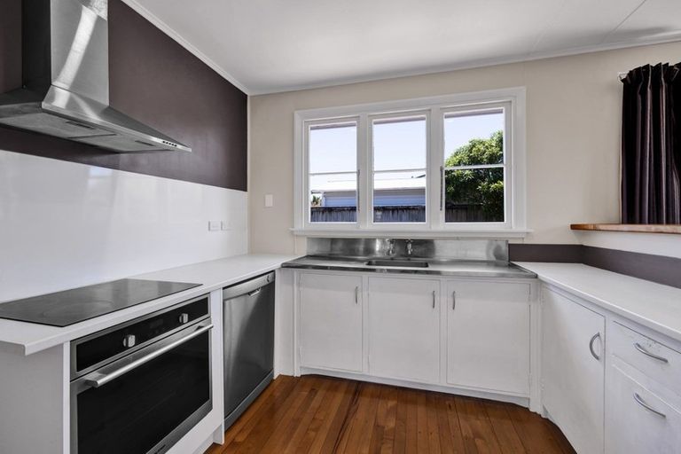 Photo of property in 1/9 Tarahua Road, Vogeltown, New Plymouth, 4310