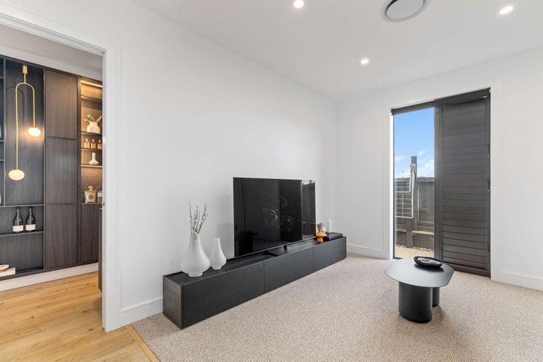 Photo of property in 293 Kitchener Road, Pukekohe, 2120