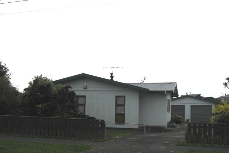 Photo of property in 5 Ruapehu Street, Castlecliff, Whanganui, 4501
