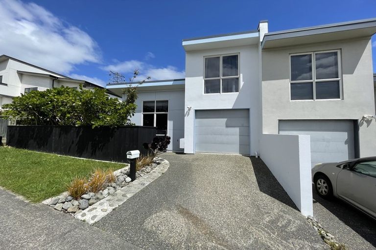 Photo of property in 16 Cedarwood Street, Woodridge, Wellington, 6037