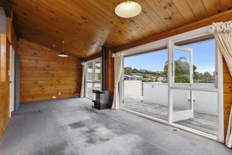 Photo of property in 5 Elgin Place, Red Beach, 0932
